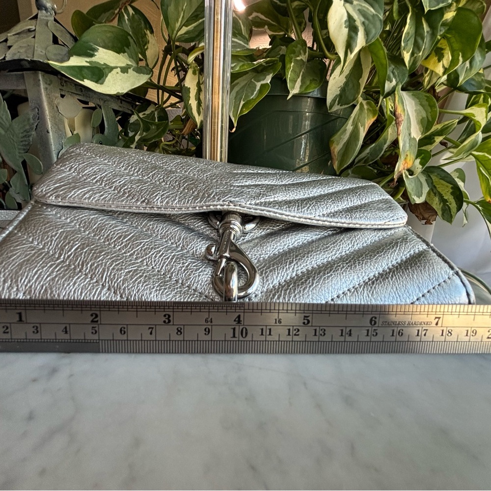 Rebecca Minkoff Silver Quilted Leather Crossbody Bag/Wallet on a Chain - Picture 9 of 16